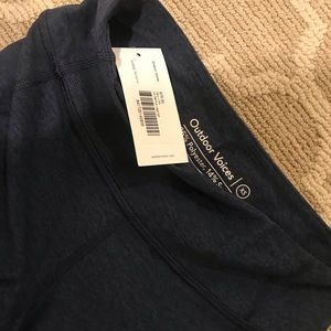 BRAND NEW Outdoor Voices 3/4 Warm Up Leggings